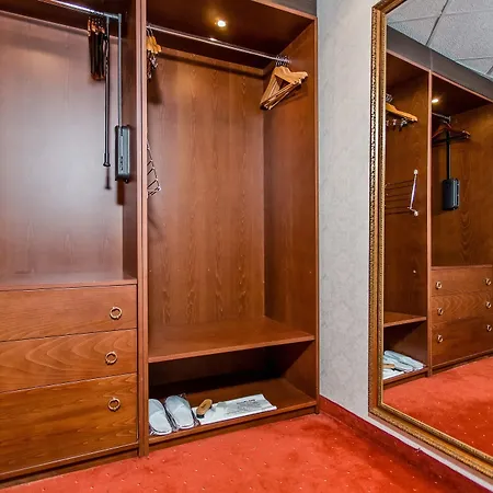 Hotel Grand - Medical